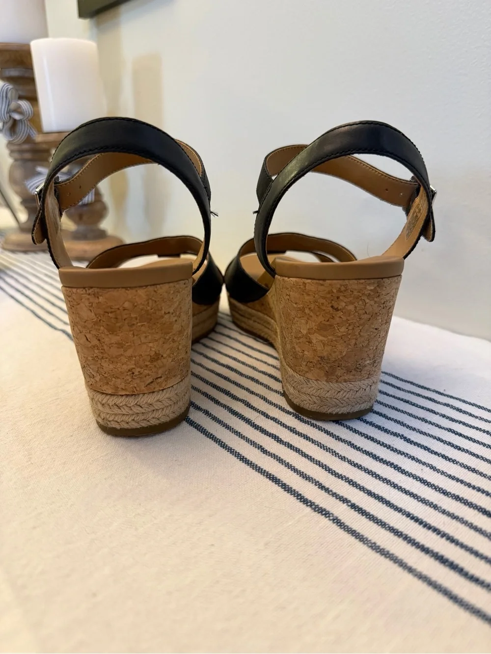 UGG Women’s 7.5 Black Leather Espadrille Cork Wedge Sandals